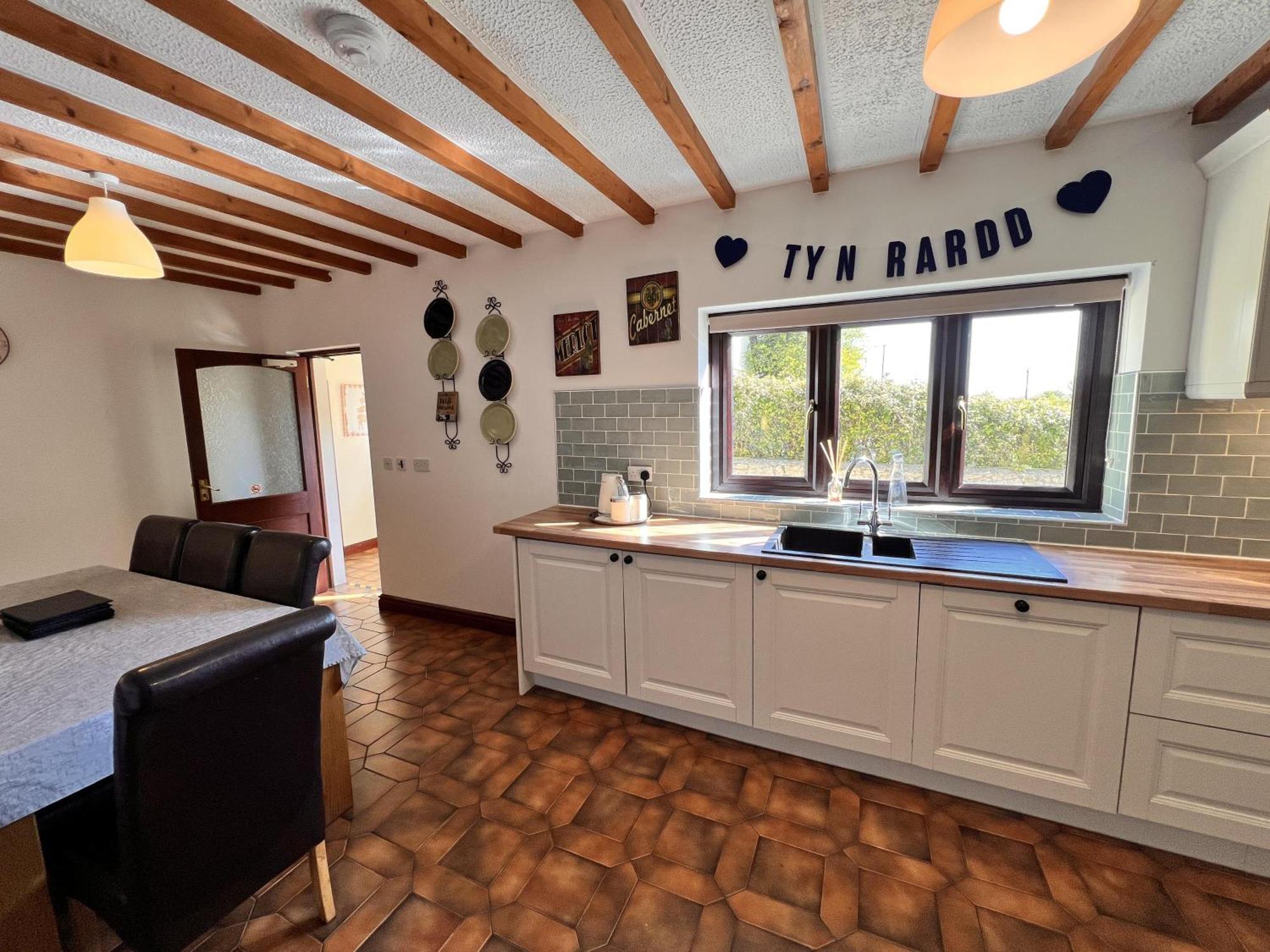 4 Bedroom Detached Farmhouse Mountain Views Beaumaris Exterior foto